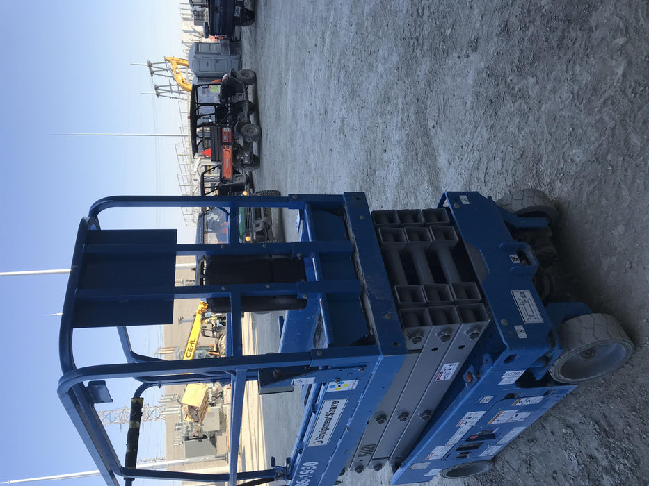 2019 Genie GS-1930 Fixed Rails with Chain Entry