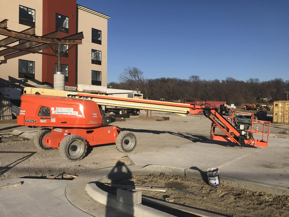 2019 JLG 660SJ