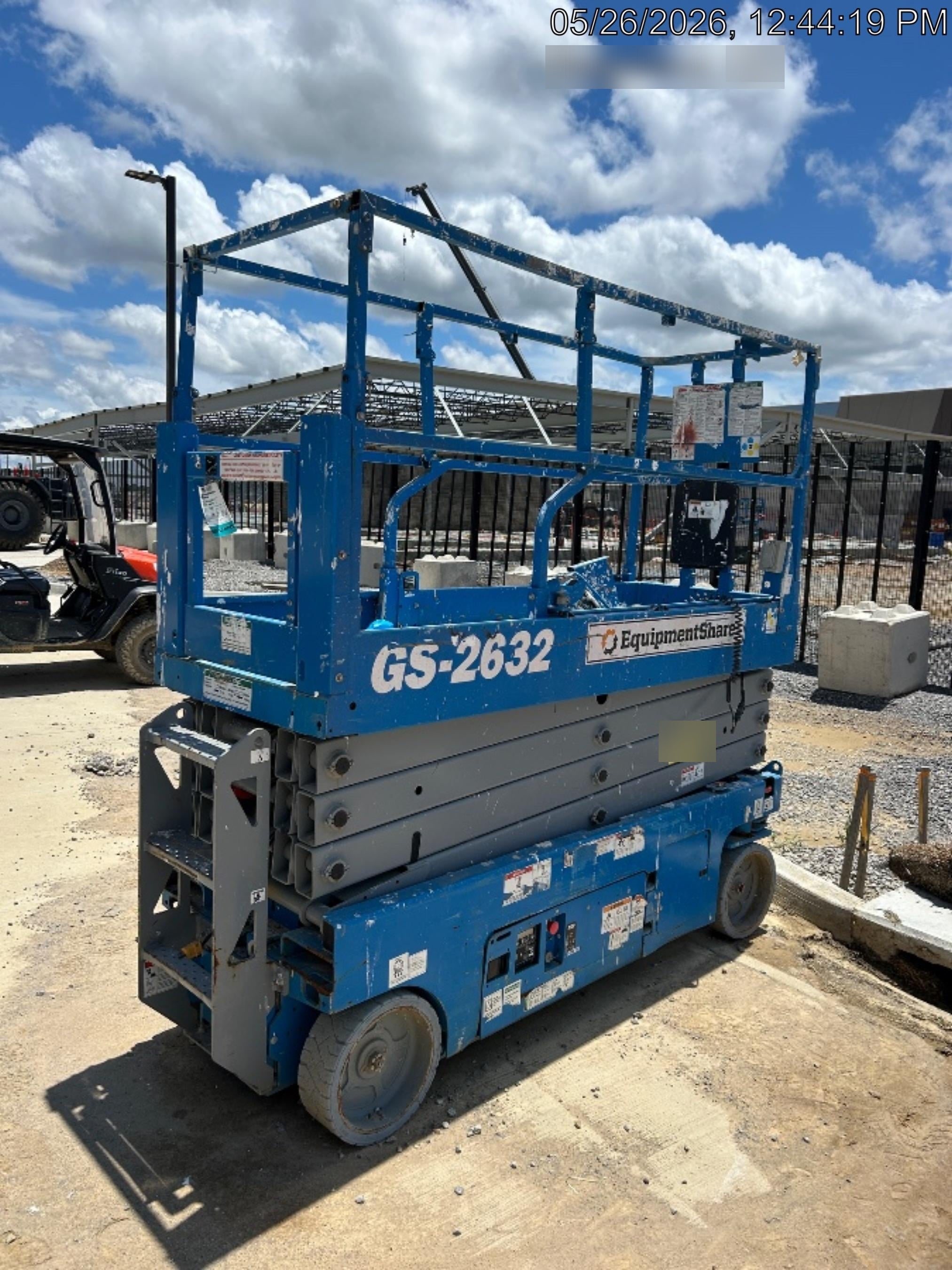 2019 Genie GS-2632 Folding rails with half height swing gate